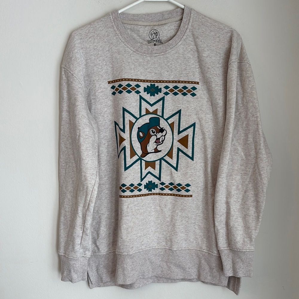 Buc-ee’s Women’s logo southwestern soft heathered oatmeal novelty sweatshirt SM